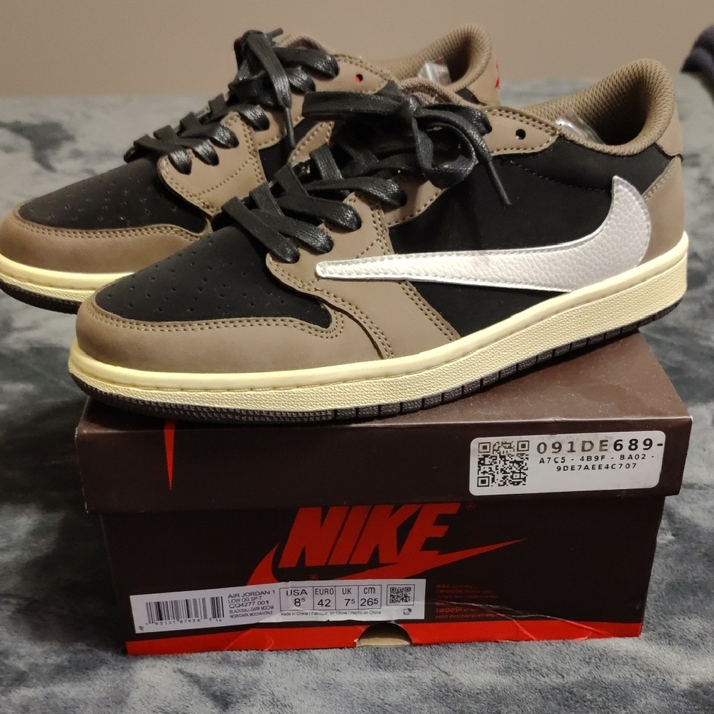 Nike Black and Brown Sneakers Retro Style